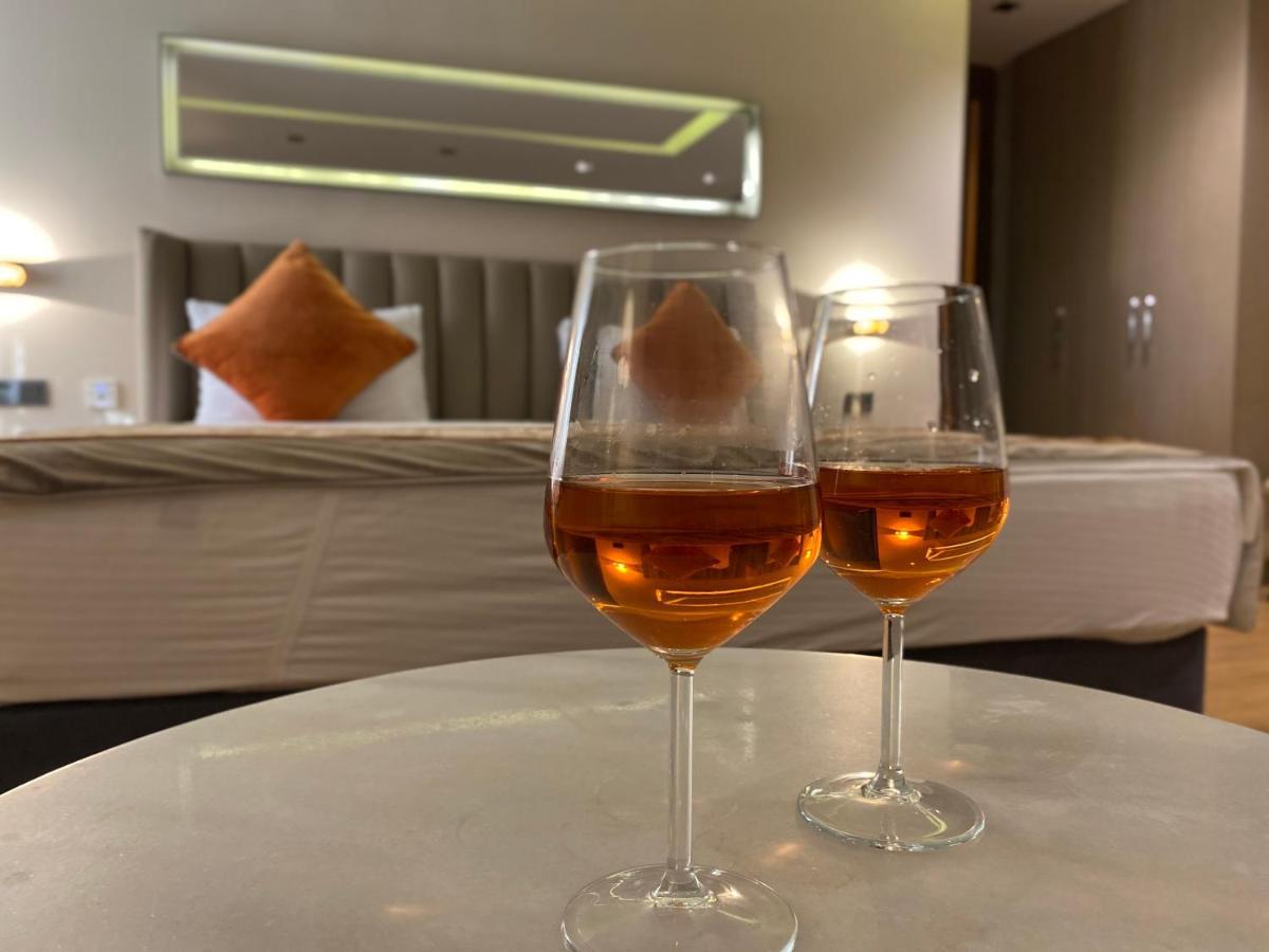 Nobel Hotel Μερσίνη Εξωτερικό φωτογραφία